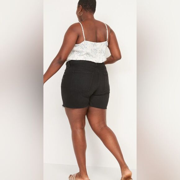 NWT Old Navy Plus Size High Waist Slouchy Straight Black Denim Shorts - Size 26 - Picture 2 of 11